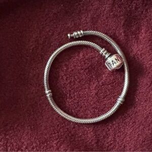 Pandora S925 Classic Square Silver Buckle Snake Chain Charm Braclet
